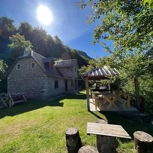 Gjelaj Guest house